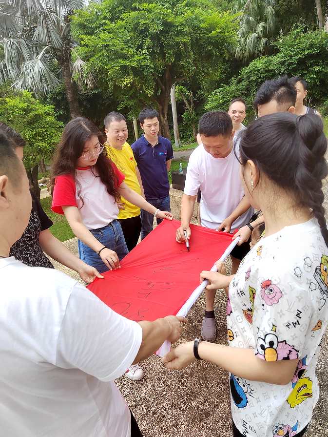 打造學(xué)習(xí)型團(tuán)隊(duì)，技術(shù)培訓(xùn)、管理培訓(xùn)、團(tuán)建三管齊下(圖26)