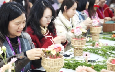 上藥桑尼克女神節(jié)專場花藝活動(dòng)：職場女王，花漾綻放